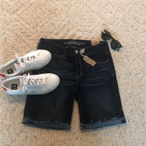 NWT American Eagle Skinny Bermuda Short -Size 8